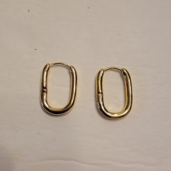 Goldtone Hinged U Shaped Hoops - Picture 2 of 3